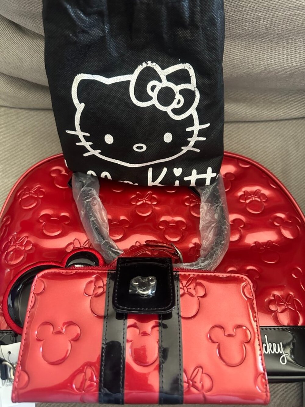 Disney Minnie Loves Mickey Red Patent Bag Wallet Set Dust Bag ***NWT***